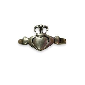 Vintage 925 Sterling Silver Claddaugh Ring sz 8,5